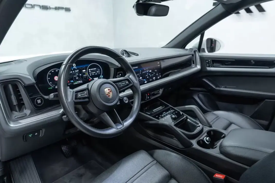 Porsche Cayenne 2024 - 97950 EUR, 32000 km - AUTO.MOTO.pt - 32000km - foto 16 de 55