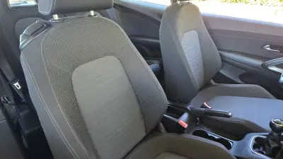 Volkswagen Scirocco 2012 - 13990 EUR, 166000 km - AUTO.MOTO.pt - 166000km - foto 19 de 23