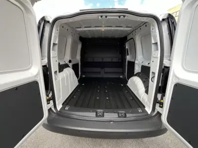 VW Caddy 2.0TDI Cargo Business 2025 - 24950 EUR, 10 km - AUTO.MOTO.pt - 10km - foto 32 de 42