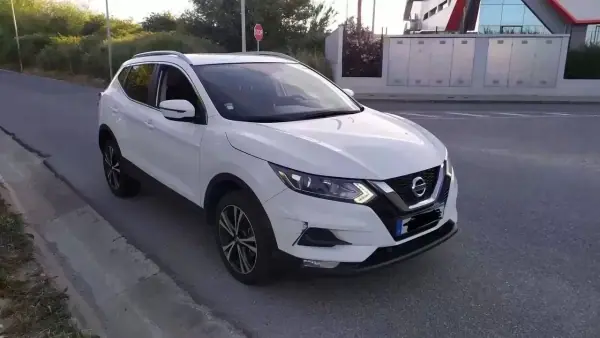 Nissan Qashqai 2020 - 16999 EUR, 139882 km - AUTO.MOTO.pt - 139882km - foto 2 de 12
