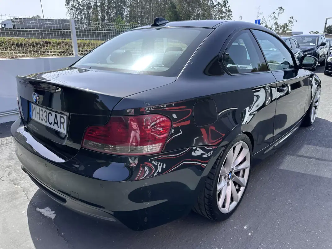 BMW 120 2010 - 9900 EUR, 240000 km - AUTO.MOTO.pt - 240000km - foto 7 de 45