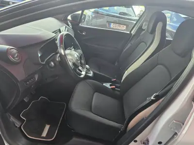 Renault Zoe 2021 - 13750 EUR, 97000 km - AUTO.MOTO.pt - 97000km - foto 8 de 20