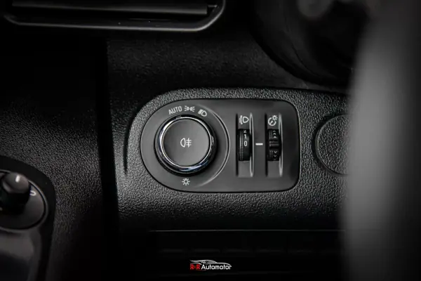 Opel COMBO 2022 - 14300 EUR, 79000 km - 79000km - foto 19 de 23