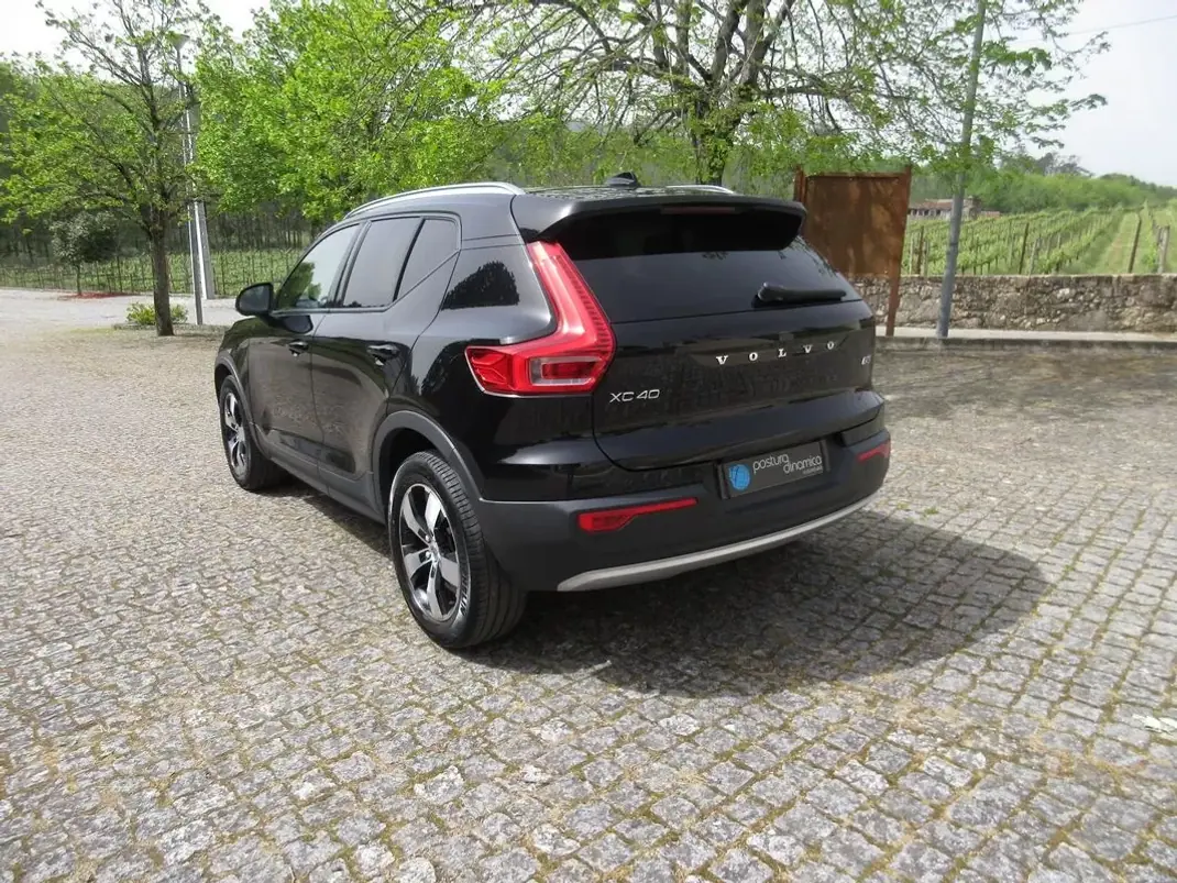 Volvo XC 40 2019 - 29490 EUR, 70000 km - AUTO.MOTO.pt - 70000km - foto 8 de 60