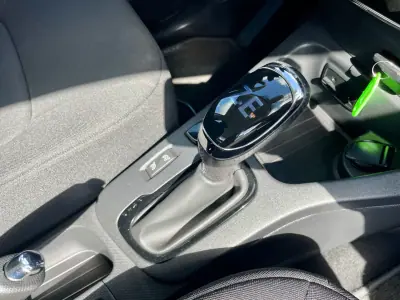 Renault Zoe 2019 - 12750 EUR, 46662 km - AUTO.MOTO.pt - 46662km - foto 30 de 32