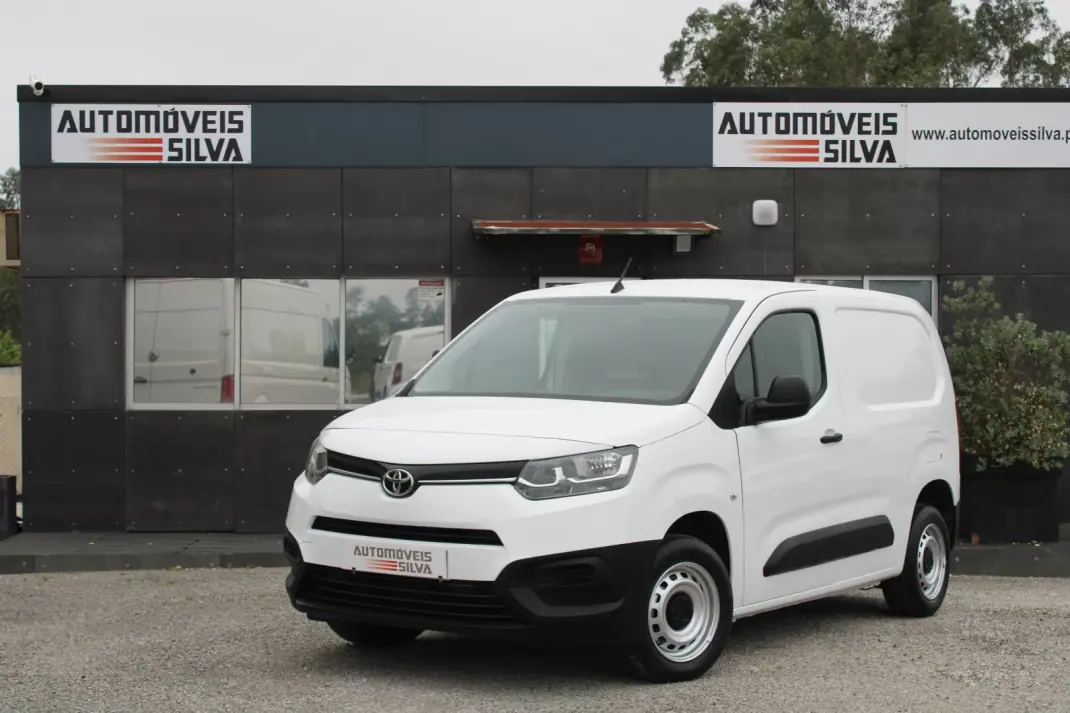 Toyota Proace City 1.5D L1 Active 2020 - 12990 EUR, 180000 km - AUTO.MOTO.pt - 180000km - foto 1 de 19