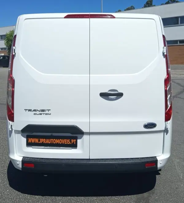 Ford Transit Custom 2019 - 17490 EUR, 136130 km - AUTO.MOTO.pt - 136130km - foto 8 de 18