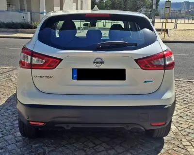 Nissan Qashqai 2015 - 12990 EUR, 104000 km - 104000km - foto 6 de 22