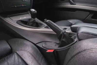 BMW 320 2016 - 18900 EUR, 230000 km - AUTO.MOTO.pt - 230000km - foto 16 de 28