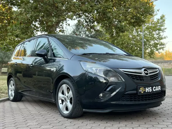 Opel Zafira 2012 — foto 3 de 58