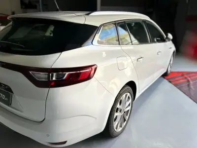 Renault Mégane 2019 - 14250 EUR, 135000 km - AUTO.MOTO.pt - 135000km - foto 5 de 36