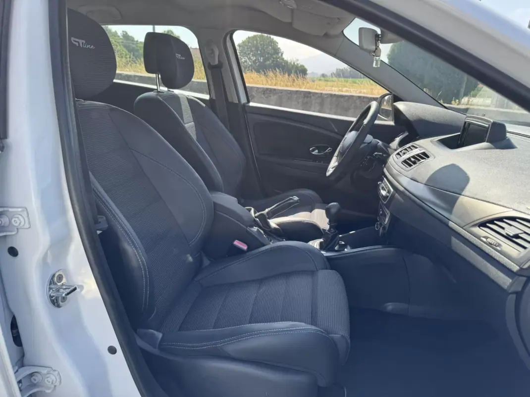 Renault Mégane Sport Tourer 2014 - 8990 EUR, 234000 km - 234000km - foto 32 de 32