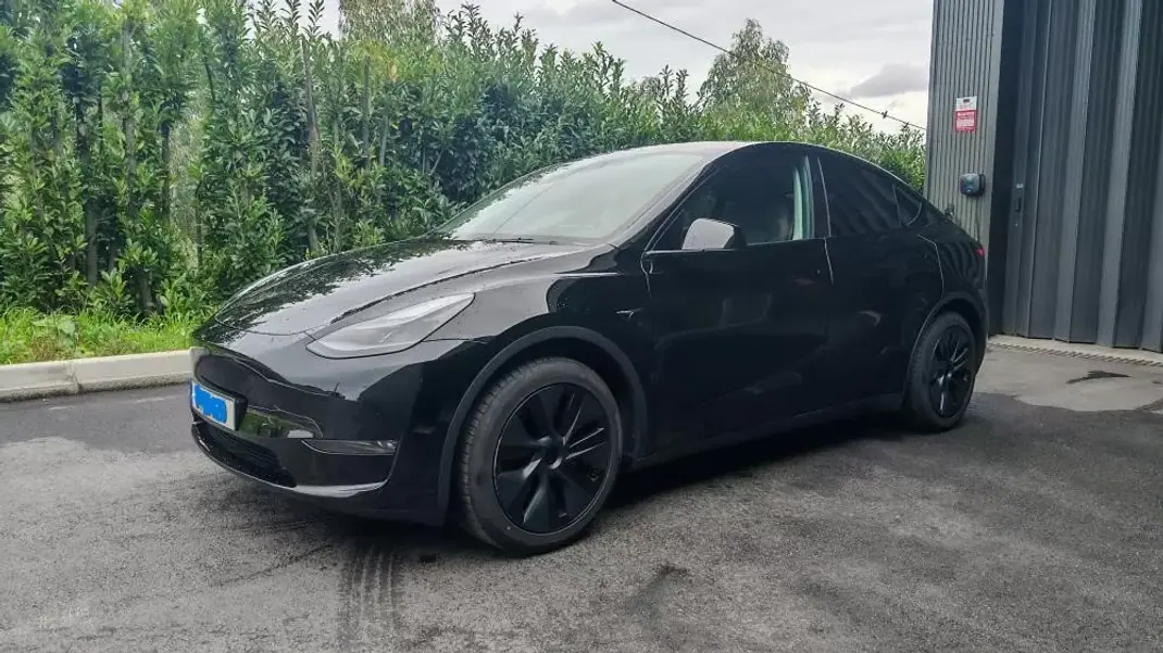 Tesla Model Y 2024 - 49950 EUR, 25000 km - AUTO.MOTO.pt - 25000km - foto 2 de 13