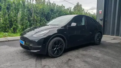 Tesla Model Y 2024 - 49950 EUR, 25000 km - AUTO.MOTO.pt - 25000km - foto 2 de 13