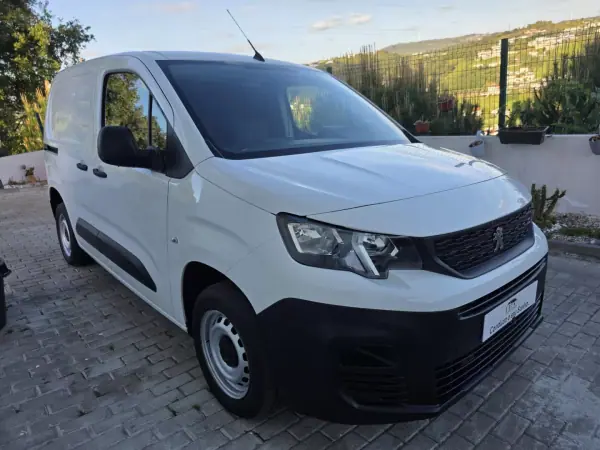 Peugeot Partner 2019 - 13990 EUR, 73560 km - AUTO.MOTO.pt - 73560km - foto 8 de 52