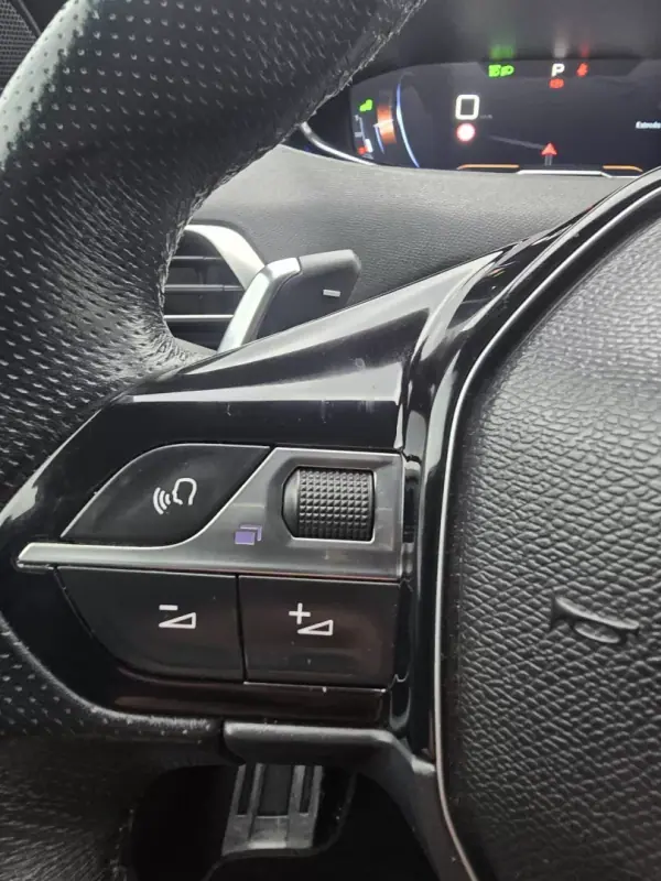 Peugeot 3008 2018 - 19950 EUR, 162300 km - AUTO.MOTO.pt - 162300km - foto 20 de 29