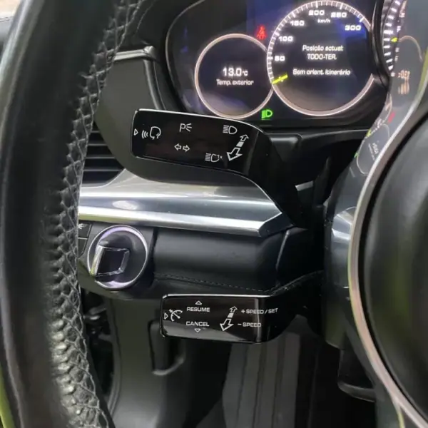 Porsche Panamera Sport Turismo 2019 - 69990 EUR, 210000 km - AUTO.MOTO.pt - 210000km - foto 34 de 50