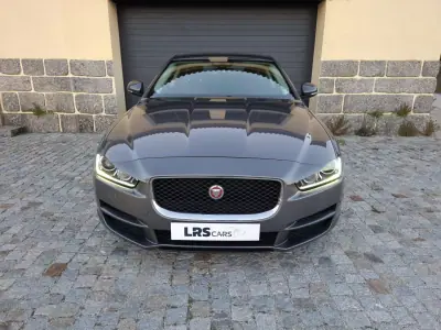 Jaguar XE 2016 - 16990 EUR, 159156 km - AUTO.MOTO.pt - 159156km - foto 1 de 16