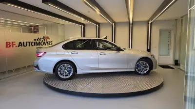 BMW 318 2020 - 21500 EUR, 264805 km - AUTO.MOTO.pt - 264805km - foto 8 de 62