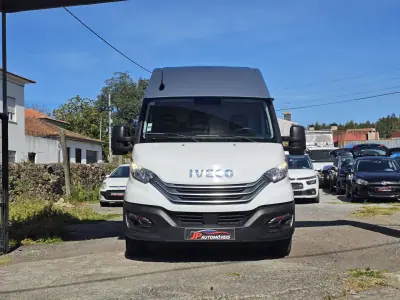 Iveco Daily 35 S14 2.3 D PLATAFORMA 2023 - 24750 EUR, 45000 km - AUTO.MOTO.pt - 45000km - foto 2 de 12