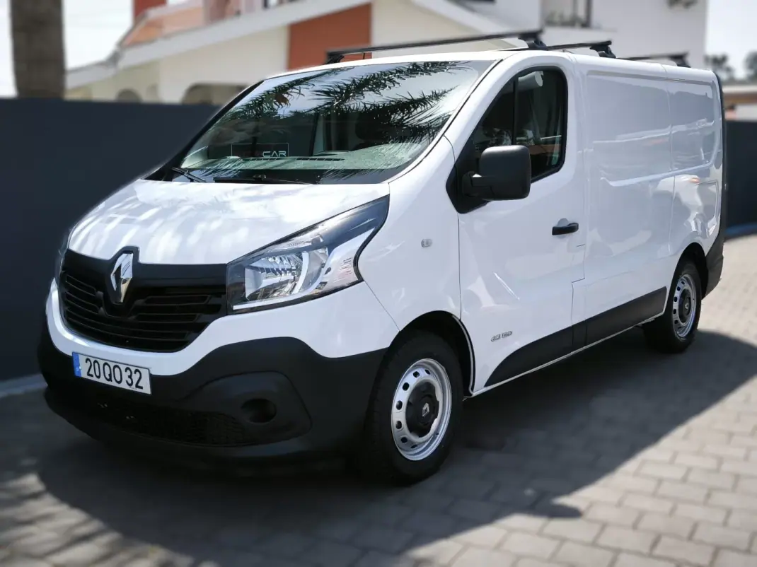 Renault 2015 - 9950 EUR, 225495 km - AUTO.MOTO.pt - 225495km - foto 9 de 32