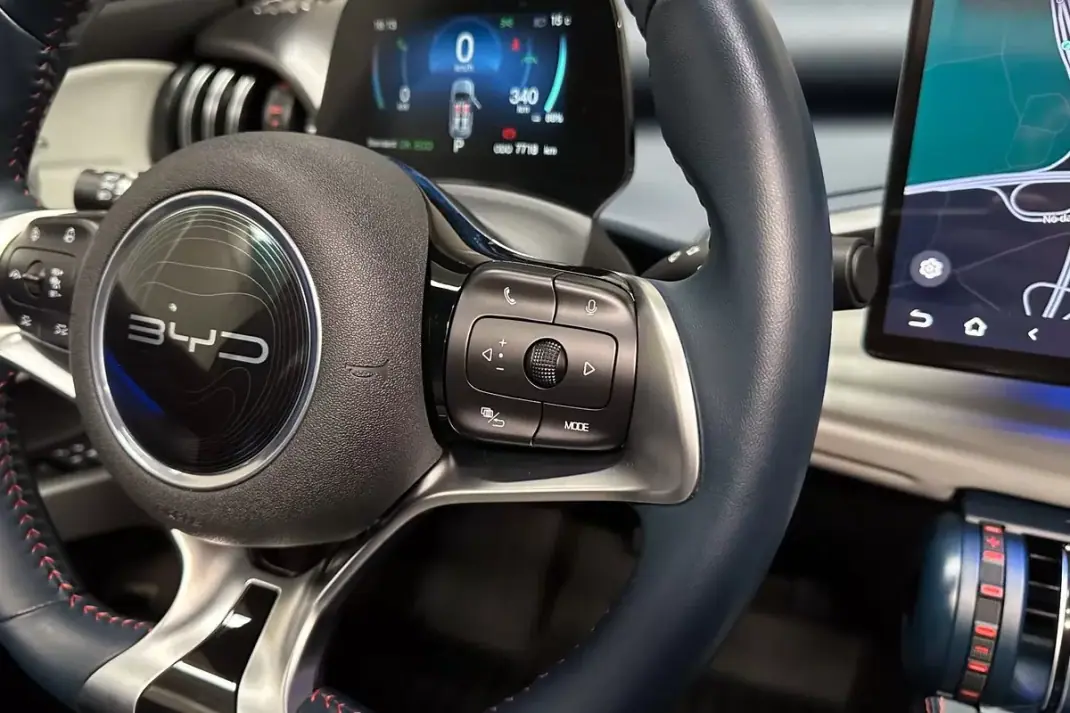 BYD Atto 3 2023 - 27950 EUR, 7718 km - AUTO.MOTO.pt - 7718km - foto 50 de 60