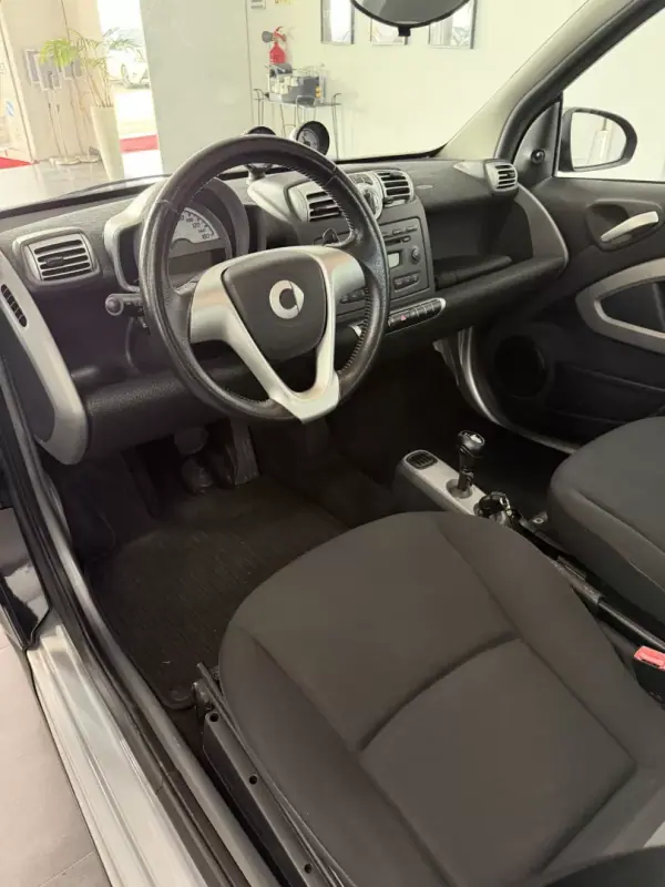 Smart Fortwo Cabrio 2009 - 6750 EUR, 140000 km - AUTO.MOTO.pt - 140000km - foto 6 de 10