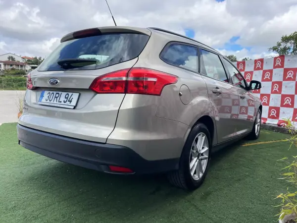Ford Focus SW 2016 - 10490 EUR, 154200 km - AUTO.MOTO.pt - 154200km - foto 3 de 20