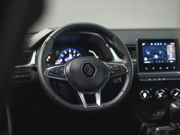 Renault Captur 2023 - 15990 EUR, 48583 km - AUTO.MOTO.pt - 48583km - foto 14 de 20