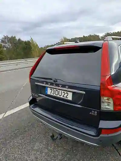 Volvo XC 90 2007 - 14000 EUR, 227500 km - AUTO.MOTO.pt - 227500km - foto 12 de 13