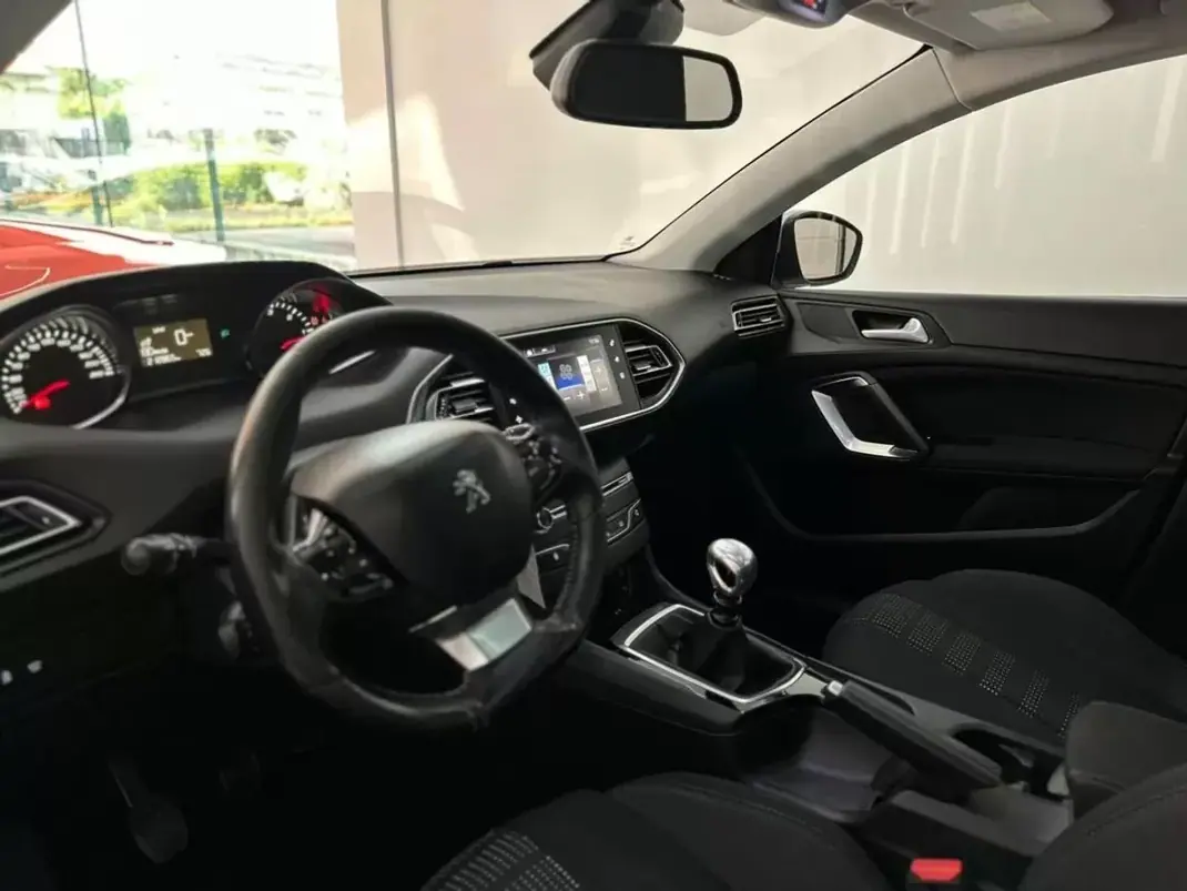 Peugeot 308 SW 2016 - 7990 EUR, 212792 km - AUTO.MOTO.pt - 212792km - foto 11 de 22