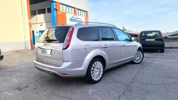 Ford Focus SW 2009 - 5500 EUR, 226000 km - AUTO.MOTO.pt - 226000km - foto 15 de 16