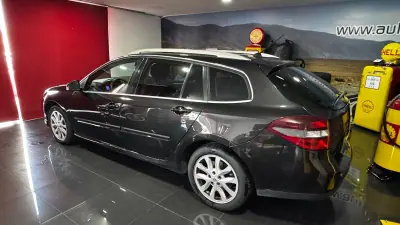 Renault Laguna 2010 - 5750 EUR, 374496 km - AUTO.MOTO.pt - 374496km - foto 3 de 15