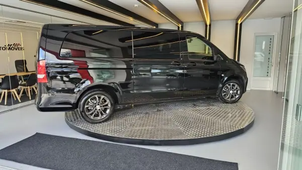 Mercedes-Benz Vito Tourer 2019 - 34900 EUR, 99800 km - AUTO.MOTO.pt - 99800km - foto 5 de 29