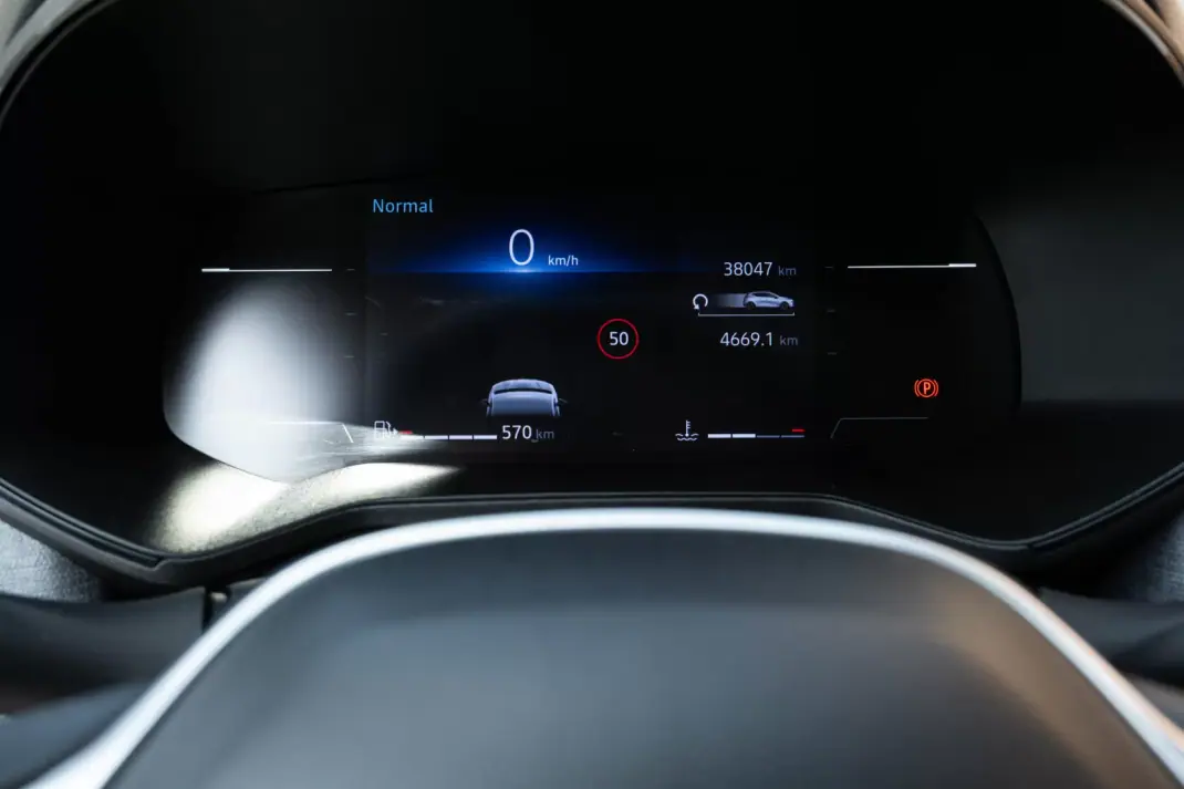 Renault Clio 2024 - 16950 EUR, 38060 km - AUTO.MOTO.pt - 38060km - foto 8 de 16