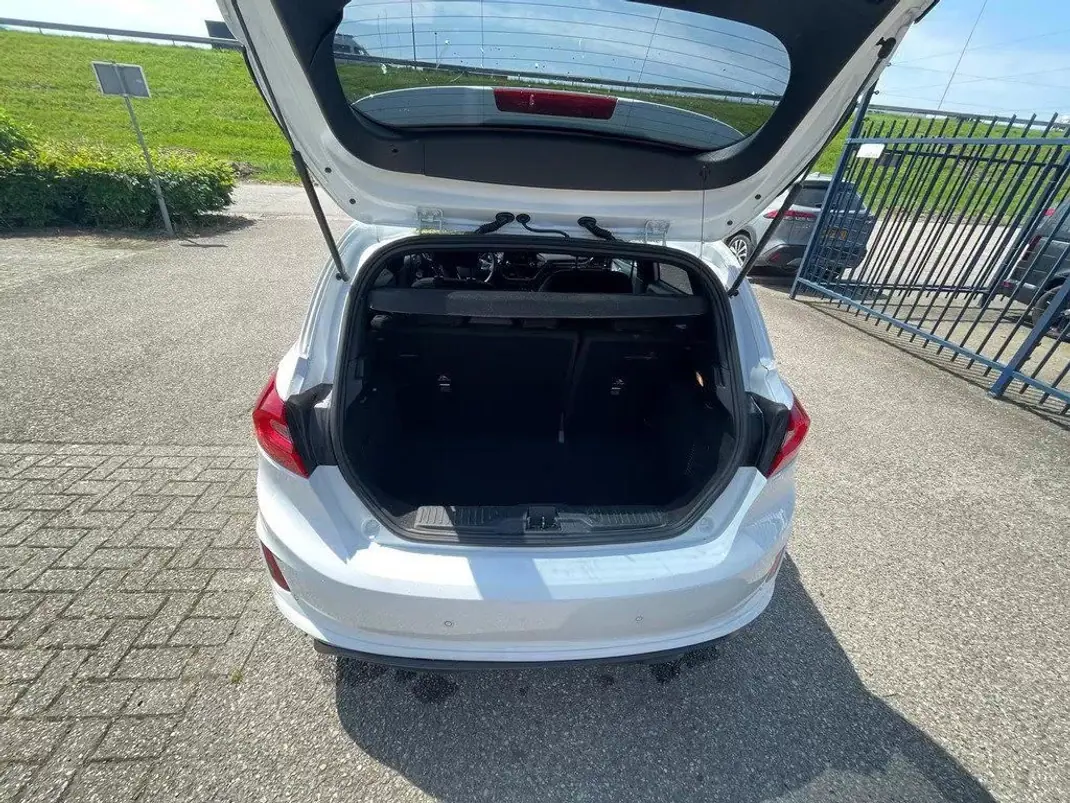 Ford Fiesta 2021 - 12450 EUR, 121472 km - AUTO.MOTO.pt - 121472km - foto 10 de 10