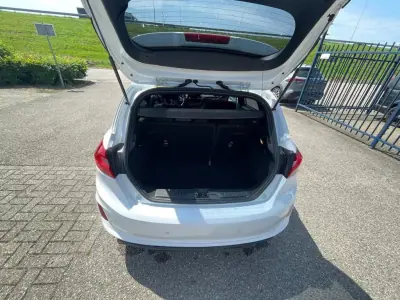 Ford Fiesta 2021 - 12450 EUR, 121472 km - AUTO.MOTO.pt - 121472km - foto 10 de 10