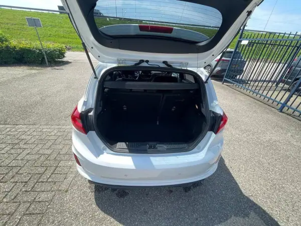 Ford Fiesta 2021 - 12450 EUR, 121472 km - AUTO.MOTO.pt - 121472km - foto 10 de 10