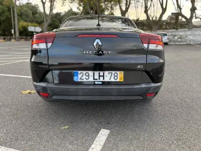 Renault Mégane CC 2011 - 7750 EUR, 202950 km - AUTO.MOTO.pt - 202950km - foto 4 de 13