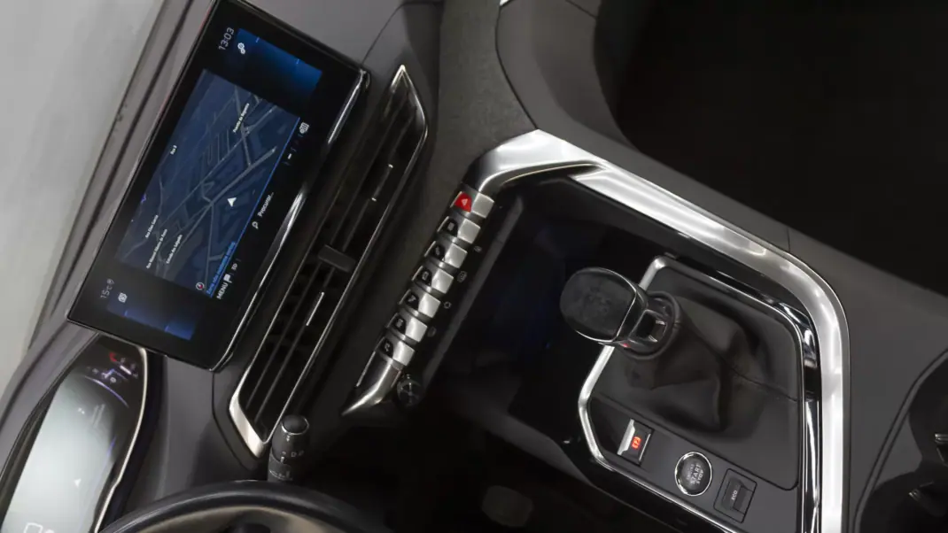 Peugeot 3008 2022 - 21750 EUR, 58000 km - AUTO.MOTO.pt - 58000km - foto 28 de 35