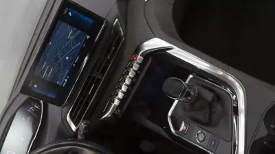 Peugeot 3008 2022 - 21750 EUR, 58000 km - AUTO.MOTO.pt - 58000km - foto 28 de 35