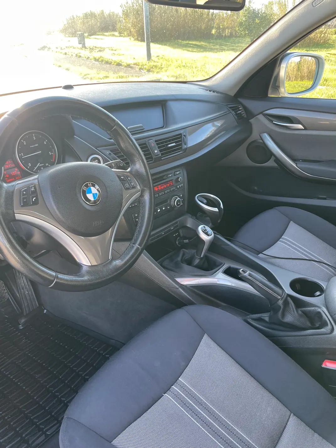 BMW X1 2010 - 8500 EUR, 288300 km - AUTO.MOTO.pt - 288300km - foto 10 de 16