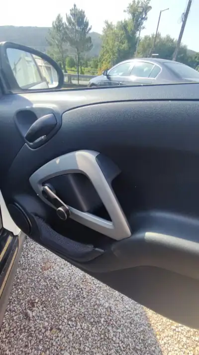 Smart Fortwo Cabrio 2013 - 8279 EUR, 110056 km - AUTO.MOTO.pt - 110056km - foto 8 de 19