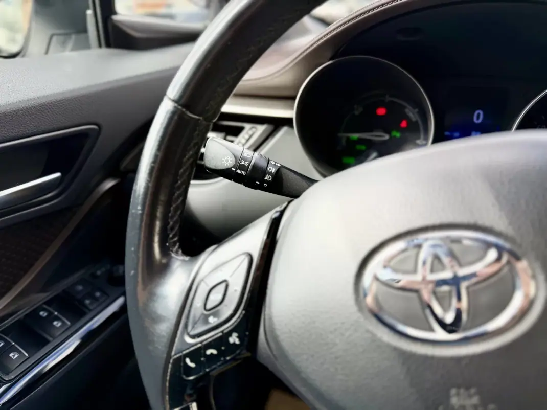 Toyota C-HR 2019 - 23950 EUR, 80000 km - 80000km - foto 19 de 31