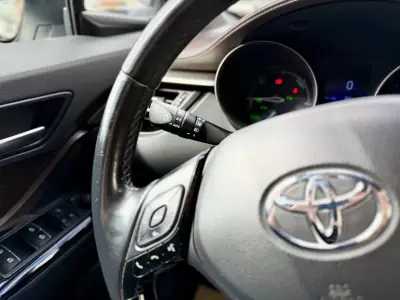 Toyota C-HR 2019 - 23950 EUR, 80000 km - 80000km - foto 19 de 31