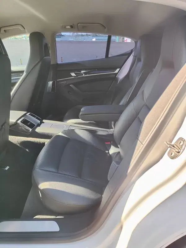 Porsche Panamera 2012 - 32250 EUR, 206000 km - AUTO.MOTO.pt - 206000km - foto 14 de 40