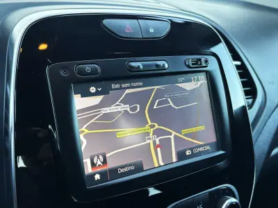 Renault Captur 2018 - 13950 EUR, 119000 km - AUTO.MOTO.pt - 119000km - foto 32 de 42