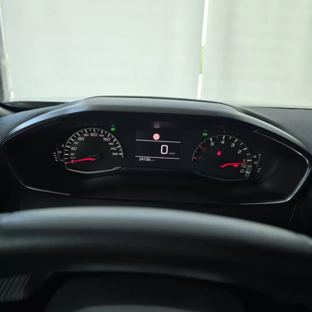 Peugeot 2008 2025 - 19990 EUR, 24150 km - 24150km - foto 23 de 30