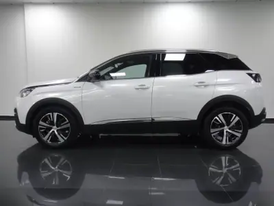 Peugeot 3008 2020 - 19500 EUR, 78000 km - AUTO.MOTO.pt - 78000km - foto 5 de 37