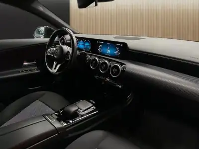 Mercedes-Benz CLA 180 2021 - 28800 EUR, 99800 km - AUTO.MOTO.pt - 99800km - foto 9 de 20